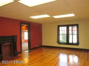 500 S Court St, Marion, IL 62959